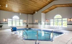Country Inn & Suites by Radisson, Fond du Lac, WI
