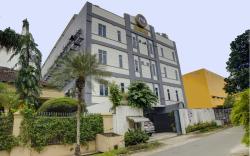 SPOT ON 92822 Finest House Near Amplas Bus Terminal