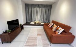 Vibrant Greenfield Home - 5 mins to Sunway Pyramid