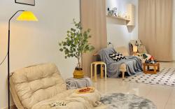 HeyMuji@6-10pax~Projector/Netflix/Darts (Kluang)