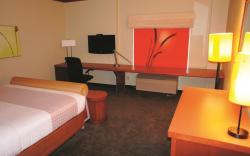 La Quinta Inn & Suites by Wyndham Atlanta Ballpark/Galleria
