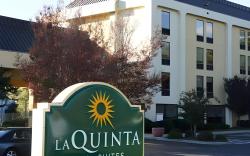 CLT Airport Inn & Suites
