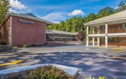 Days Inn by Wyndham Elmsford