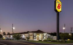 Super 8 By Wyndham Dickson