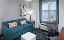 Hilton Garden Inn Naperville/Warrenville