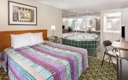 Knights Inn  Racine WI