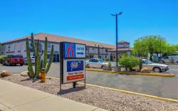 Motel 6 Apache Junction, AZ