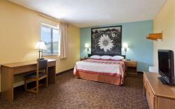 Super 8 By Wyndham Lexington Park/California Area