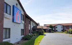 Motel 6 Saukville, WI