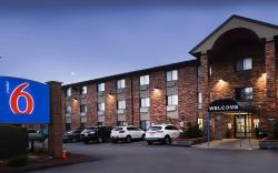 Motel 6 Milwaukee, WI - Glendale