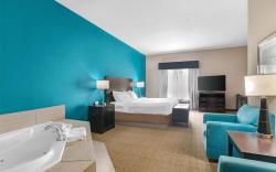 Best Western Plus Hiawatha Hotel