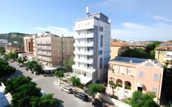 Amadei Hotel Figaro & Apartments