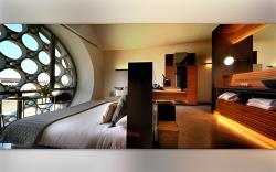Cava and Hotel Mastinell