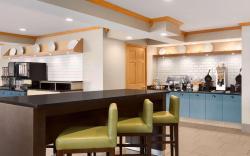 Country Inn & Suites Rochester South Mayo Clinic