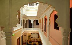 Hotel Nahargarh Palace
