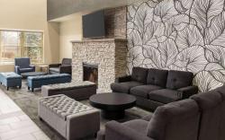 La Quinta Inn & Suites by Wyndham Lake George