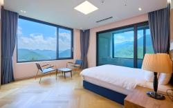 RomyZian Garden Mountain House