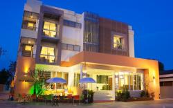 La Belle Hotel