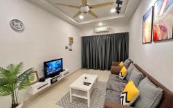 Yolo 10PAX CentralTown in AirPutih, PS4, Netflix