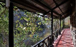 Neemrana's Glasshouse on the Ganges