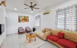 Ipoh stadium 1min/wahkeongpark simee 18pax bungalo