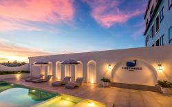 Sleep Whale Hotel