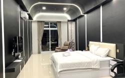 Wiwi Formosa Residence-Modern-Balcony-Netflix
