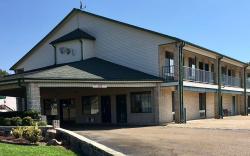 Western Plaza Inn