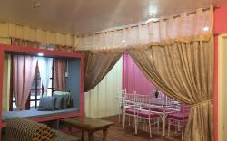 Queens Strawberry Farm Pink Room