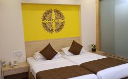 Rajhans Hotel