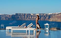 Acroterra Rosa Luxury Suites
