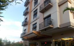 Main Hotel and Suites