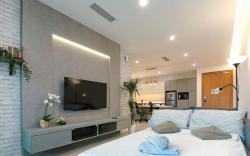 A Stylish & Cozy Suite at Suasana JB 03