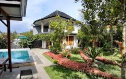 The Champuhan Villa - Honeymoon Villa With Rice Field View