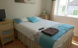 En suite shower room Double room with 1 double deyr