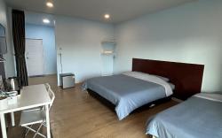 Y Apartment Ta Phraya