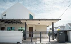 hayyan cozy place + swimming pool + fully aircond