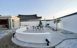 Madang Hanok
