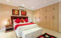Luxury Executive Double Room for 2 guests with ensuite bathroom, in Ballito