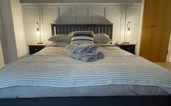 Luxurious Elegant Holiday home+Bike store-Sleeps 6