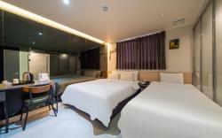 Jongno M and Lucky Hotel