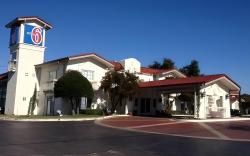 Motel 6 Dallas, TX - Market Center