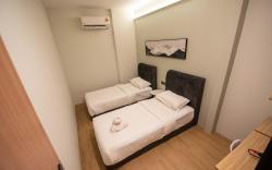 DeLuma-LebuhAcheh Bedroom (Twin Bed)-2pax 306