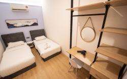 DeLuma-LebuhAcheh Bedroom Twin Beds(2Pax) 304
