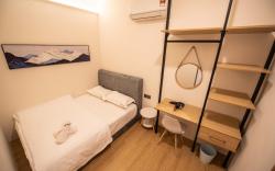 DeLuma-LebuhAcheh Bedroom-QueenBed (2pax) 307