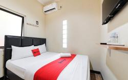 RedDoorz near The Jungle Waterpark Bogor