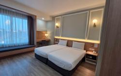 Mayflower Grande Suite Hotel