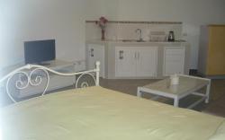 Chan Kim Don Mueang Guest House Triple room