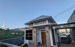 Senja Villa Dieng 4 Rooms with the View (SYARIAH)
