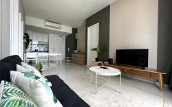 Breathtaking Rooftop Pool4 MRT